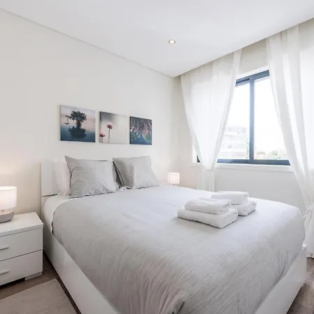 Guestready - The New Slow Time Love * Porto